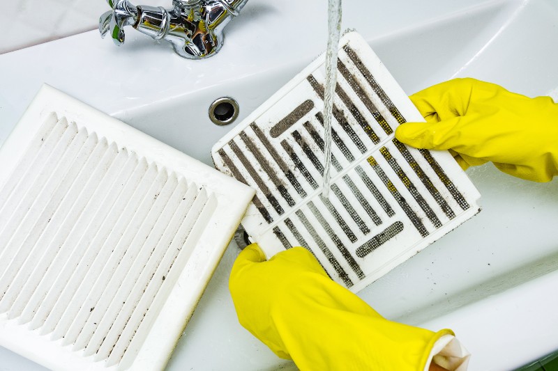 cleaning-moldy-vents