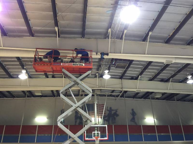 Cleaning the mold in gym